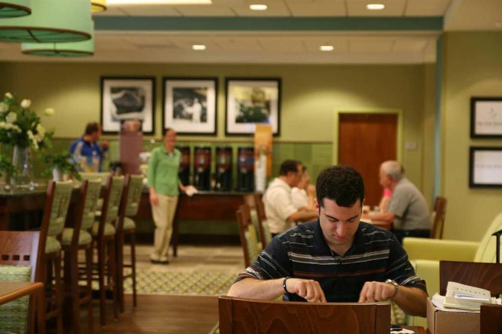 Hampton Inn Bermuda Run / Advance Étterem fotó